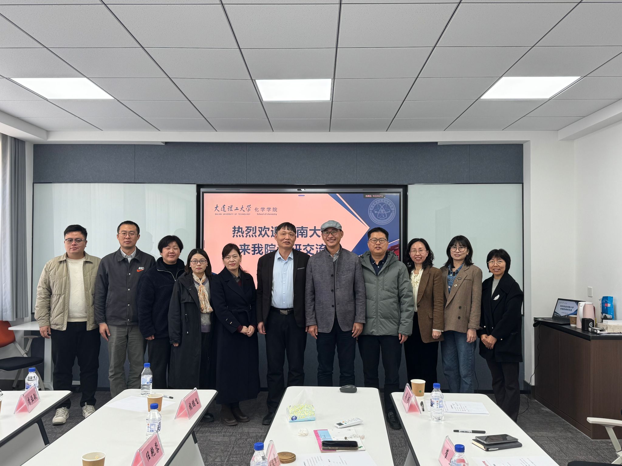 99b8a497cf3a254ef05d6f7233e0dbce